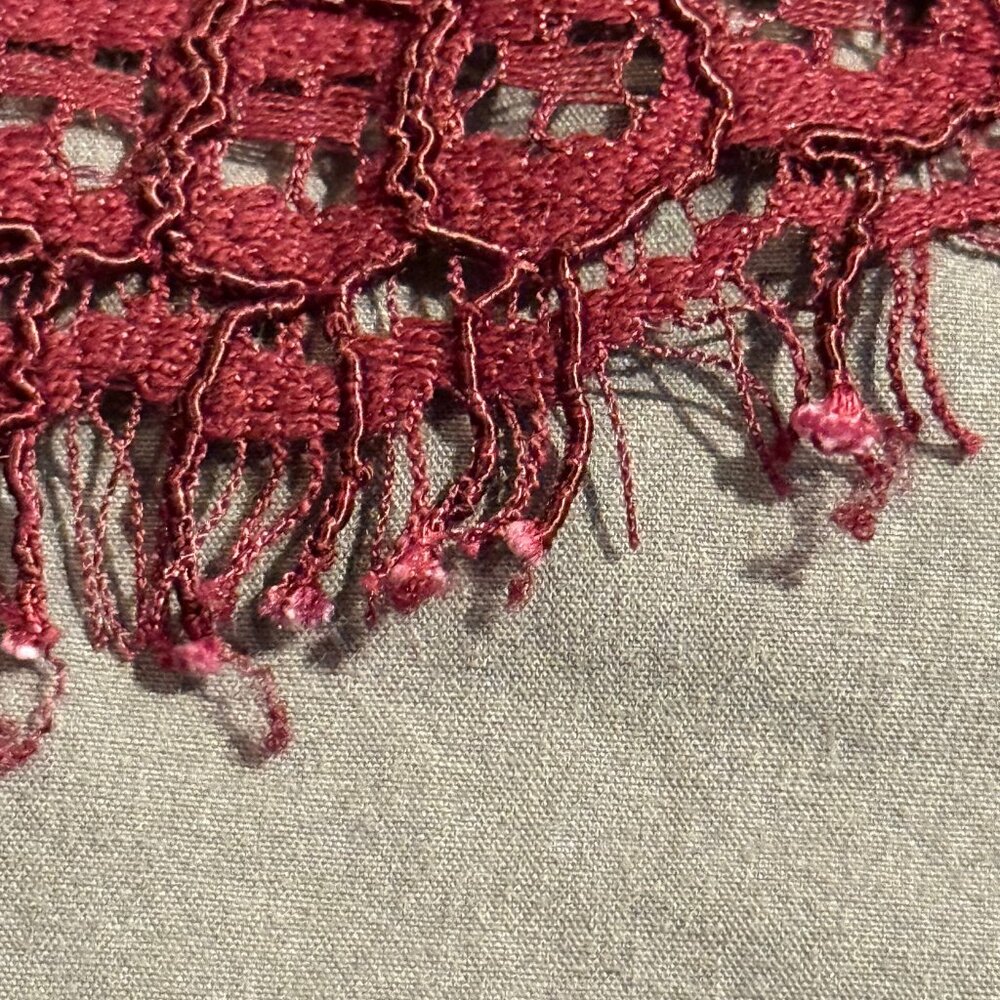 Karen Kane bell sleeve lace burgundy blouse with roses appliques; Size M - Picture 6 of 7
